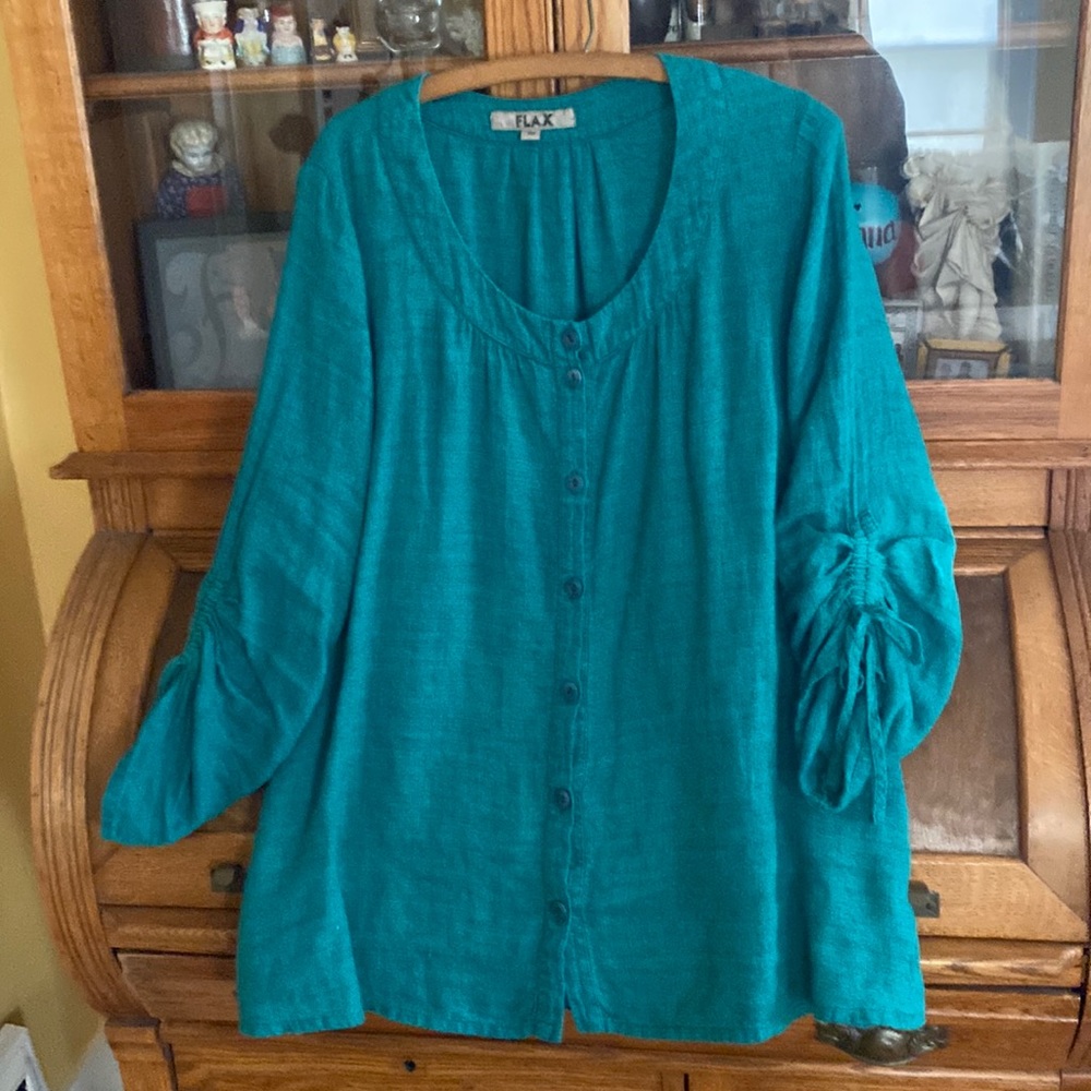 Flax size M pullover top, round neck with adjustable shirted sleeves